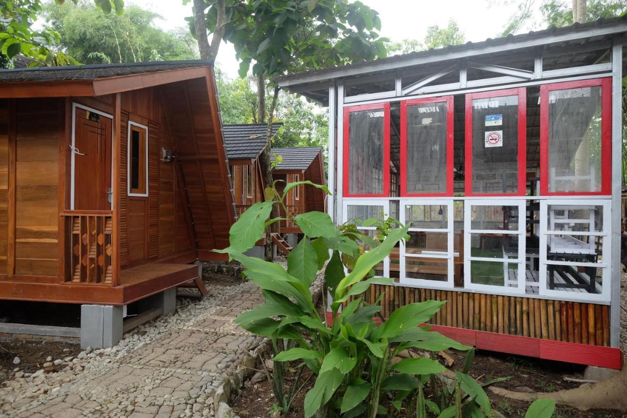 Urbanview Villa Lukulo Kebumen By Reddoorz Exterior photo