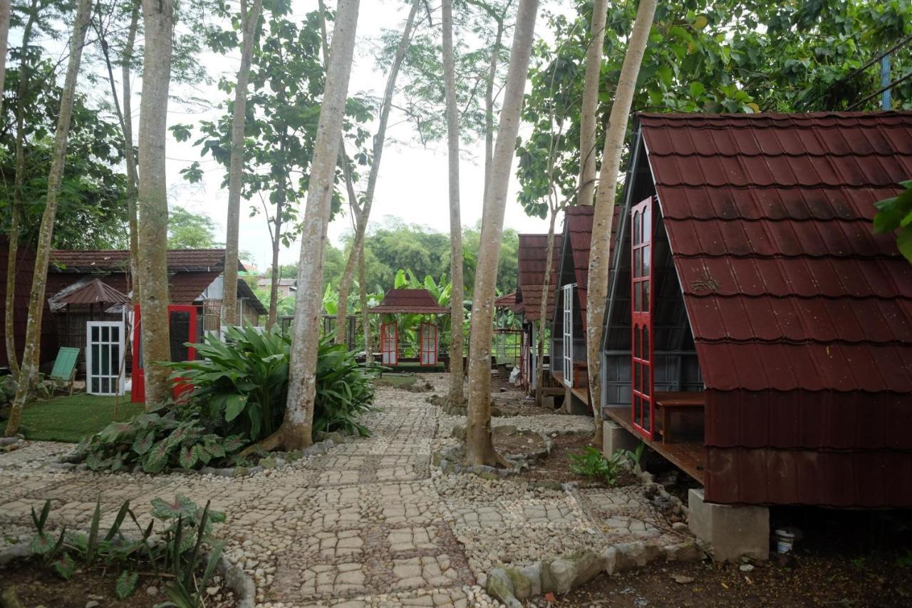 Urbanview Villa Lukulo Kebumen By Reddoorz Exterior photo