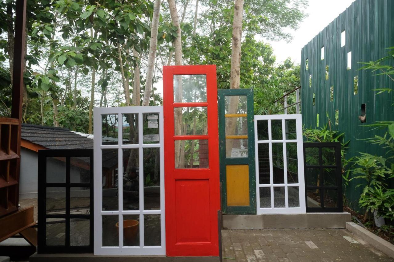 Urbanview Villa Lukulo Kebumen By Reddoorz Exterior photo